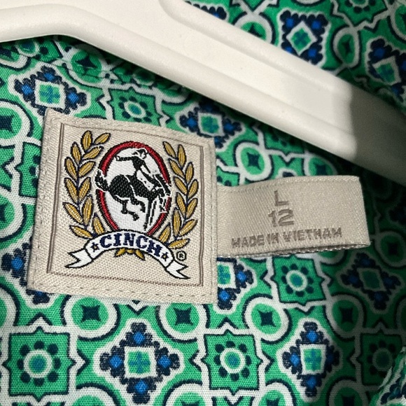 Cinch Women's Green Button Down Shirt - Picture 2 of 7